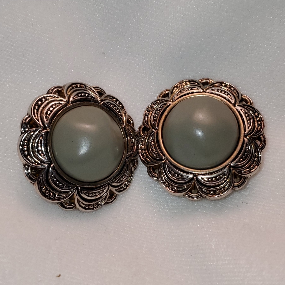 Silver & Sage clip-on earrings